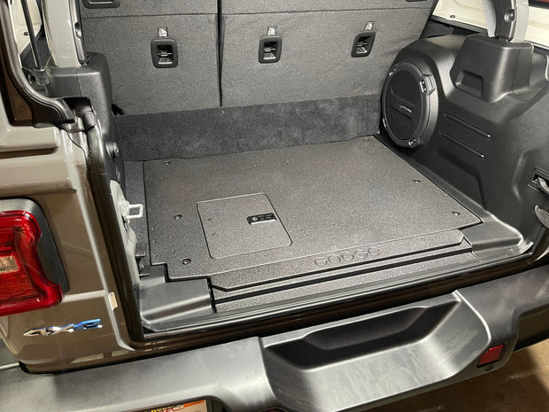 GOOSE GEAR JEEP WRANGLER 2021-PRESENT 4XE 4 DOOR - REAR PLATE SYSTEM WITH A FACTORY SUBWOOFER